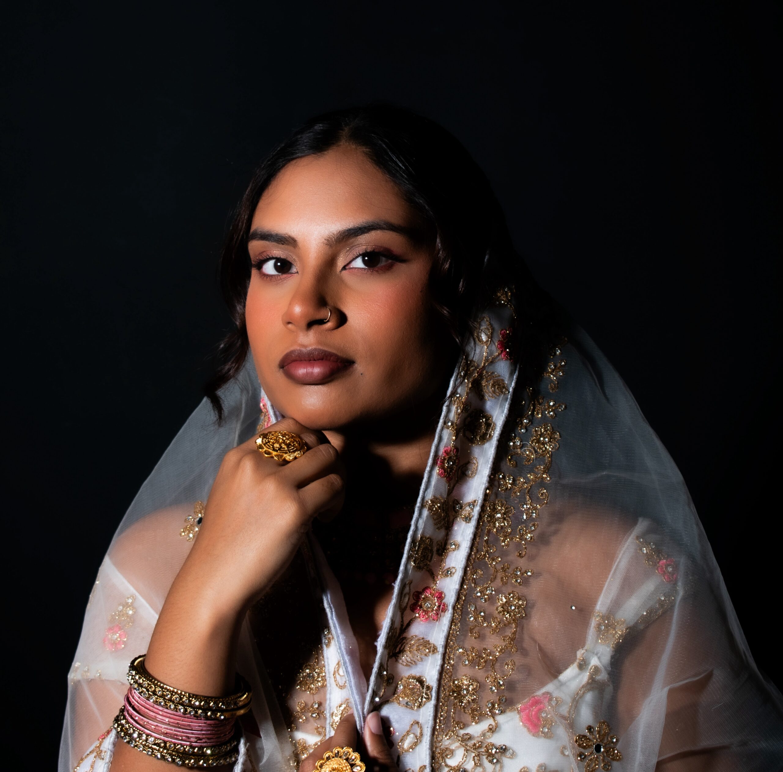 Photography- Indian girl in traditional clothes